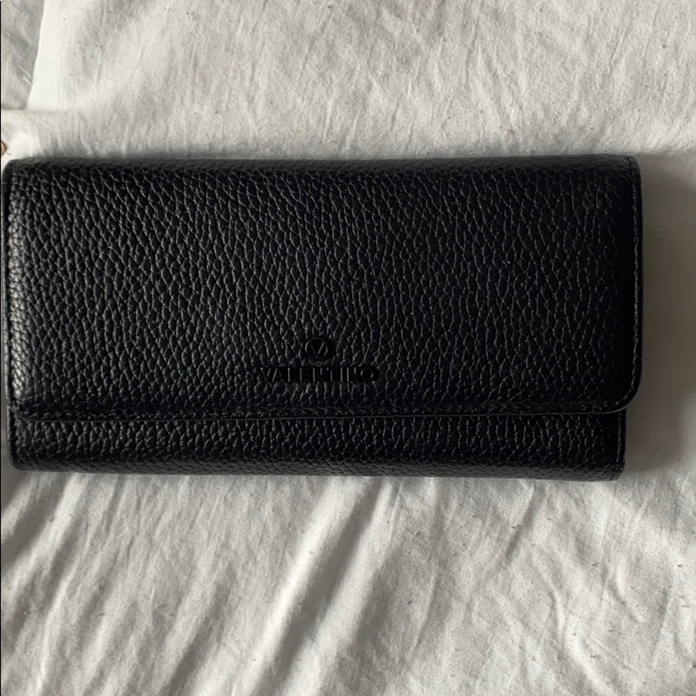 Valentino Chain Wallet.